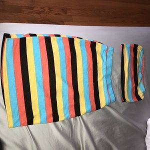 Super cute two piece outfit! Perfect condition.